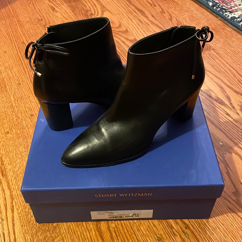 BRAND NEW - Stuart Weitzman heeled booties with leather tie back detail